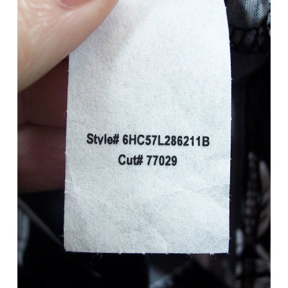 NEW Avenue 30/32 Floral Striped Layered Tank Top Black & White - Picture 13 of 16